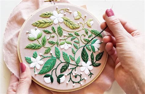 Can You Sew with Embroidery Thread? An Examination of Craftsmanship and Creativity